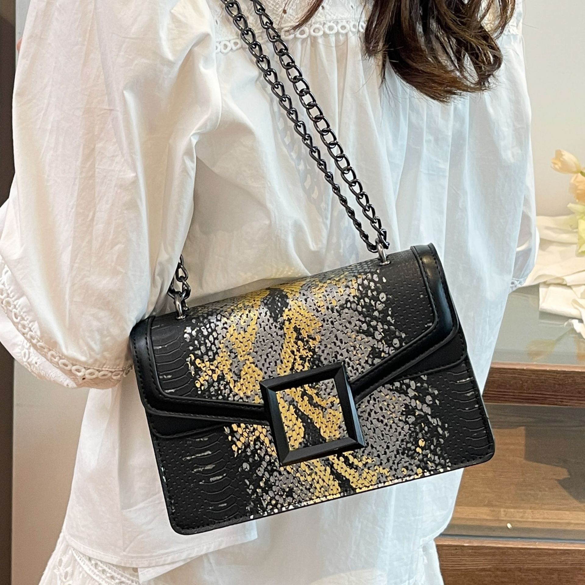 Luxury Brand Designer Bag Fashion Light Luxury Chain Small Bag For Women 2025 New Model High-Quality Texture Shoulder Bag Snake Skin Pattern Crossbody