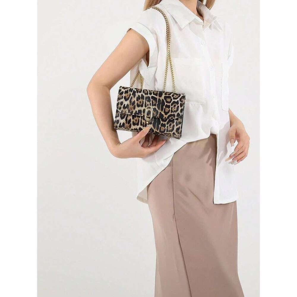 A Retro Fashion Mini Square With Flap Opening, Metal Double Chain Shoulder Adjustable To Crossbody Bag, Leopard Print Bag