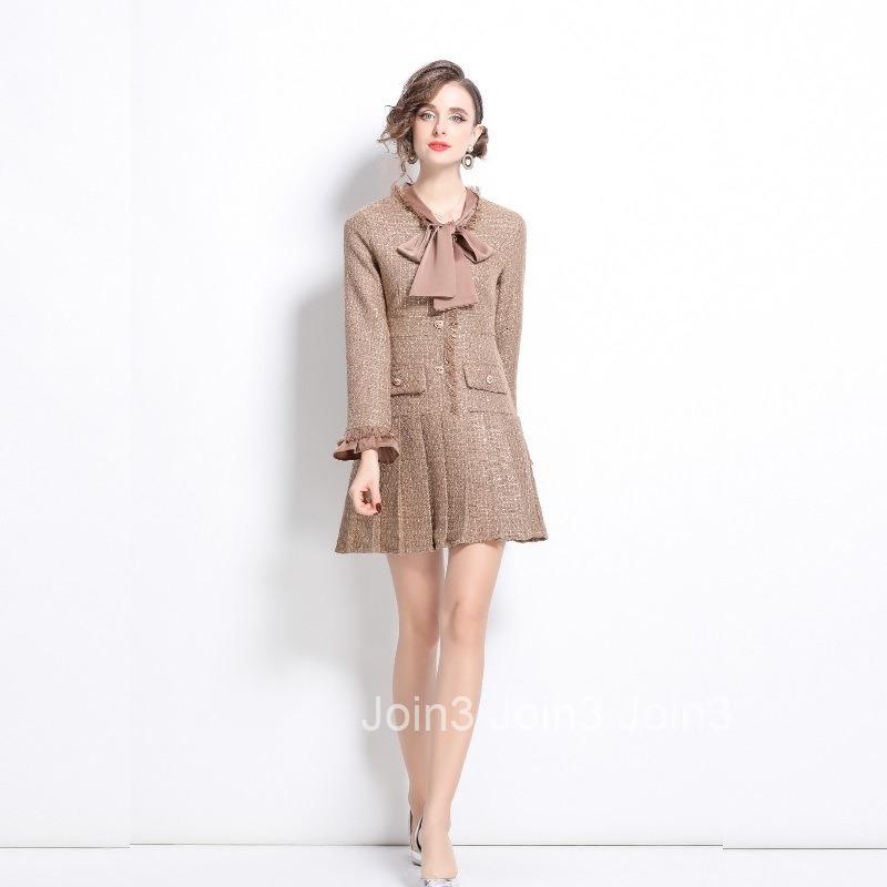 8053 autumn and winter new womens clothing temperament scarf collar long sleeved dress fashionable pleated short skirt