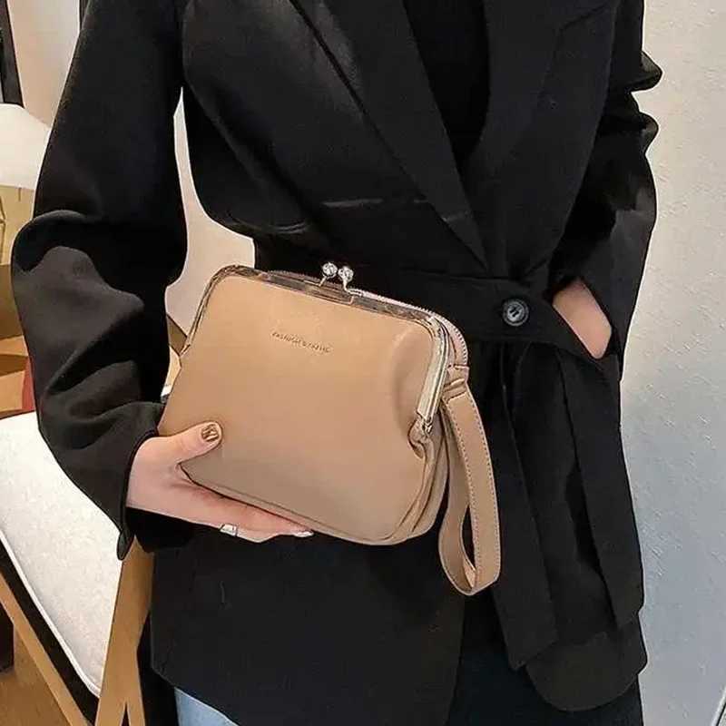 Fashion Spring summer Shoulder Bag Female PU Leather Crossbody Bags Simple Solir Color Clip Messenger bag Lady Handbag Purse sac Y250719