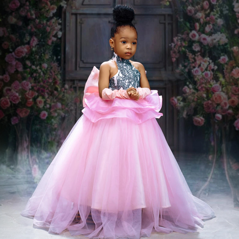 2025 Pink Flower Girl Dresses Children Birthday Dress Illusion Halter Rhinestone Flora Applique Beaded Lace Tiered Tulle Princess Queen Ball Gown For 