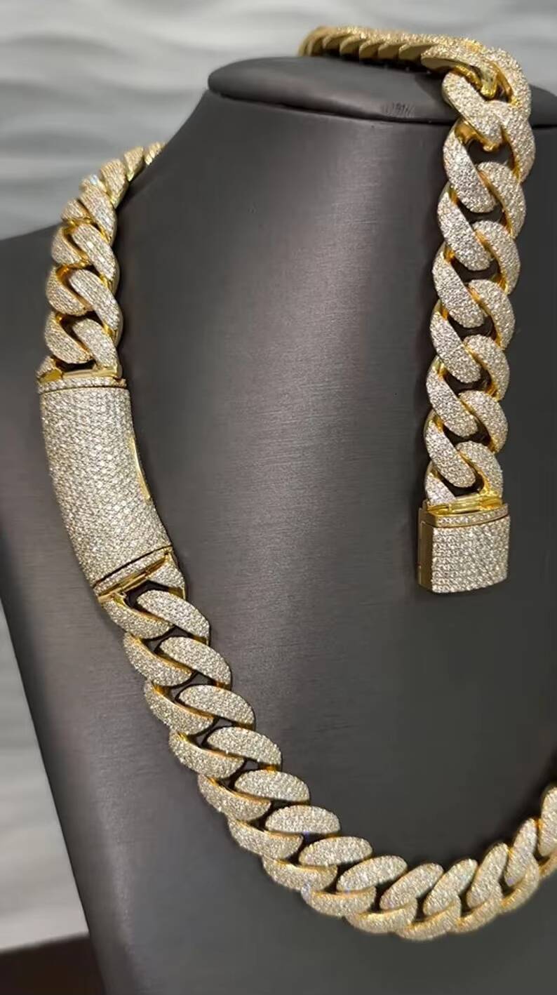 Mens 18mm Fully Iced Out Hip Hop Style Cuban Chain Moissanite Diamond Trendy Gold Plated Link Jewelry for Weddings Fashion