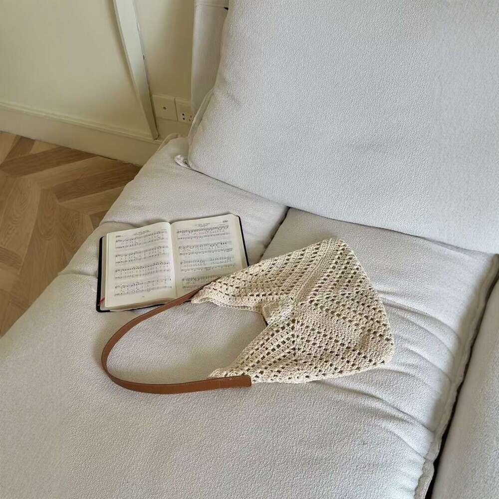 Vacation Style Beach Straw Woven Bag for Women 2025 New Fashion Niche Design Mesh Shoulder Handbag