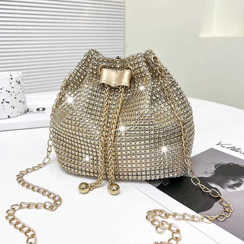New Bag Womens New Trendy Bag Texture Net Red Diamond Shoulder Bag Fashion Chain Crossbody Bucket Bag Y250719