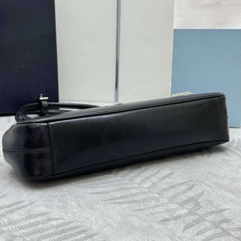 Women Designer Genuine Leather Shoulder Bucket Bag Famous Brand Large Capacity Tote Bags Fashion Commuting Style Handbag