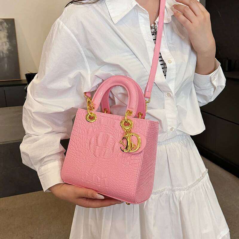 High-End Tote Messenger Bag Large Capacity Best For Superstar Show Elegant Leather Vintage Design