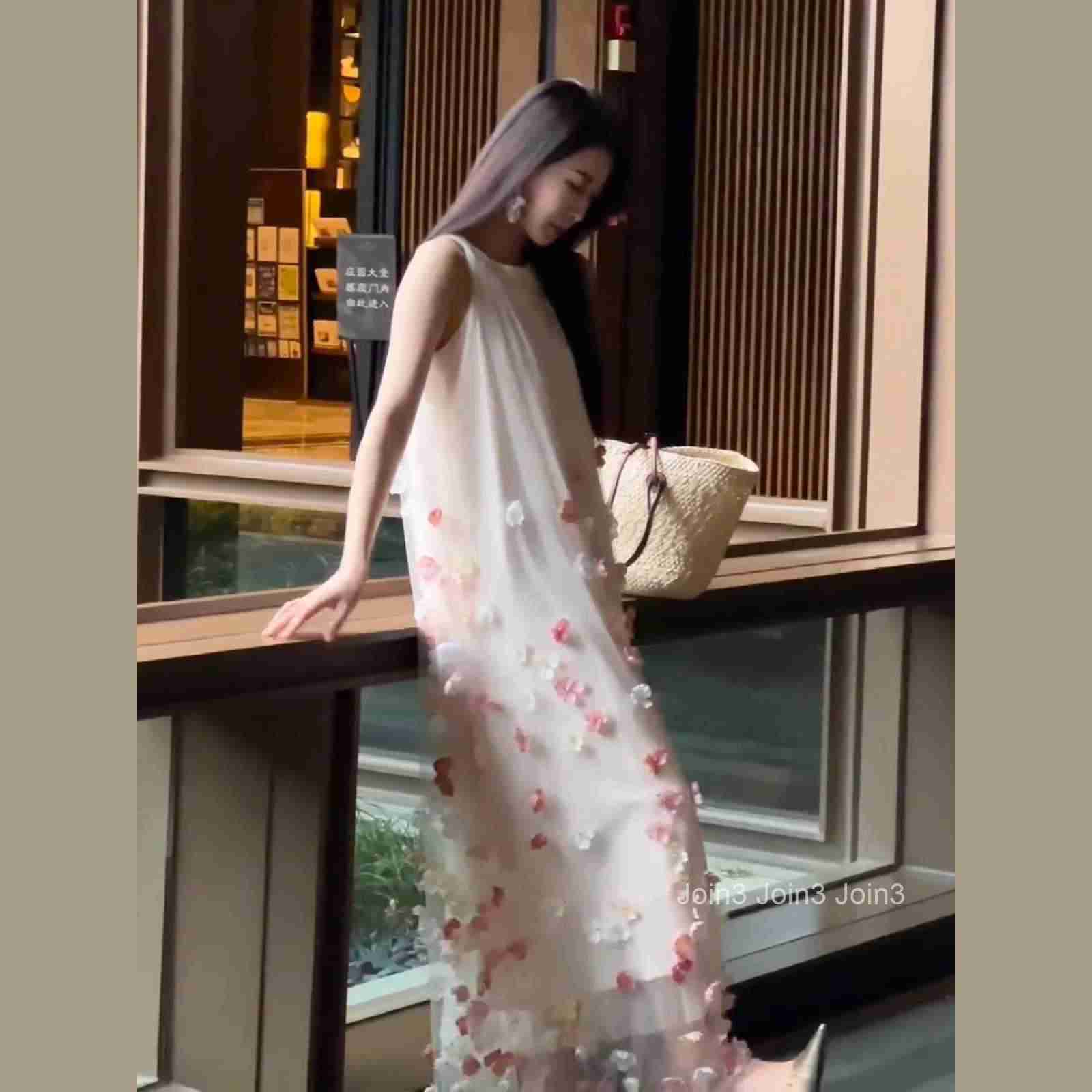 French Style Sleeveless Halter Neck Three-Dimensional Floral Dress for Women 2025 Summer Beach Vacation Elegant Long Dress