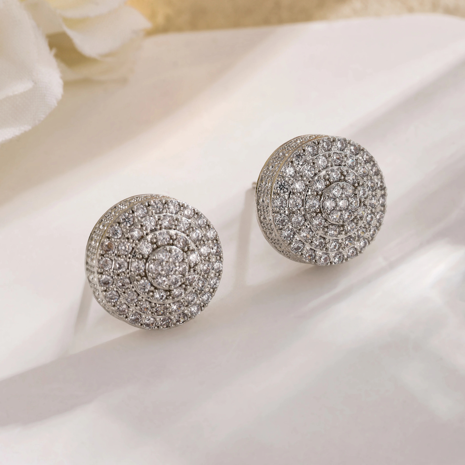 TrendMen Hiphop Rock Round Copper Zirconia Stud Earrings For Men Boy Silver Color Metal Crystal Earring Party Ear Jewelry Gifts 250715