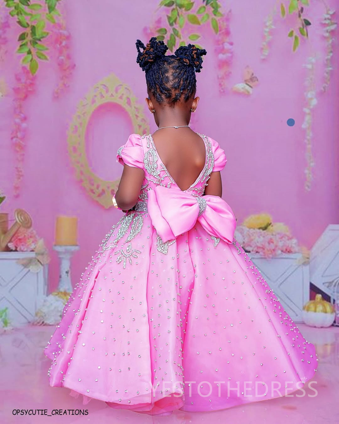 2025 Pink Flower Girl Dresses Children Birthday Dress Illusion Sheer Neck Flora Appliqued Beaded Lace Tiered Tulle Princess Queen Ball Gown For Marria