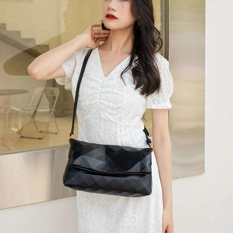 Large Capacity Geometric Commuting Handbags New Summer Women Acrylic Chain Tote Fashion Soft Leather Flap Shoulder Underarm Bags