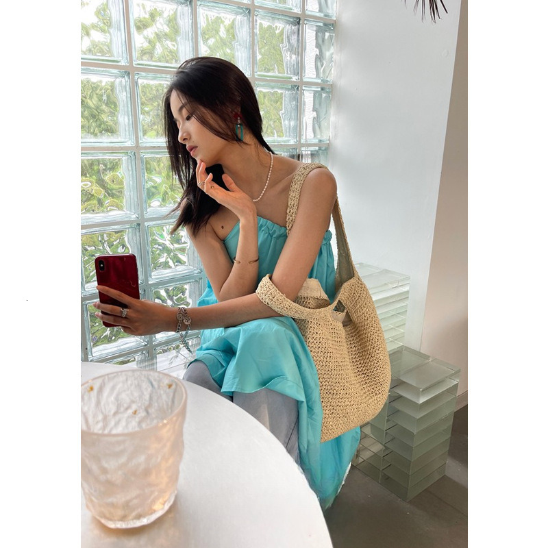 Summer New Women's Crossbody Bag Summer Bag Woven Bag Large Capacity Leisure Travel Beach Bag Women's Shoulder Bag Lightweight Luxury New De