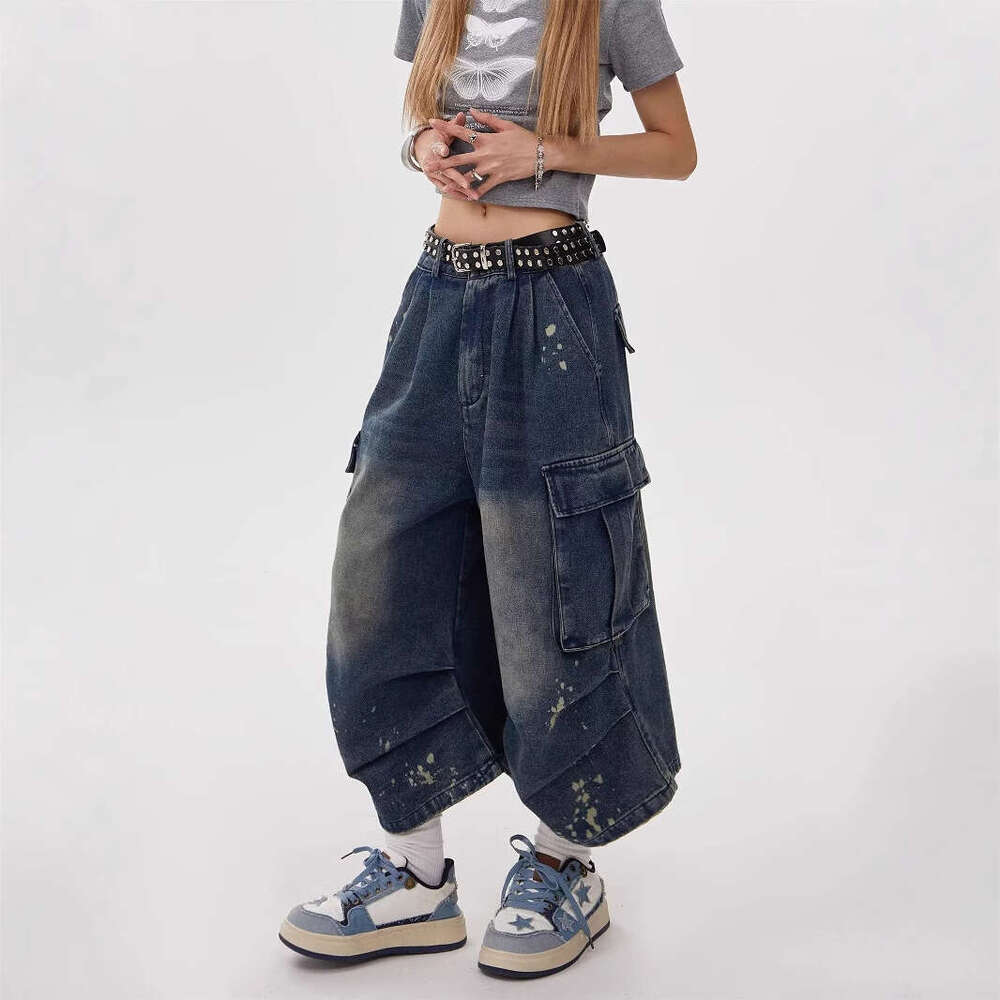 Large Straight American Style Multi-Pocket Cargo Denim Shorts for Men and Women with Pleated Design, Loose Fit, Draped Effect, Seven-Quarter Length