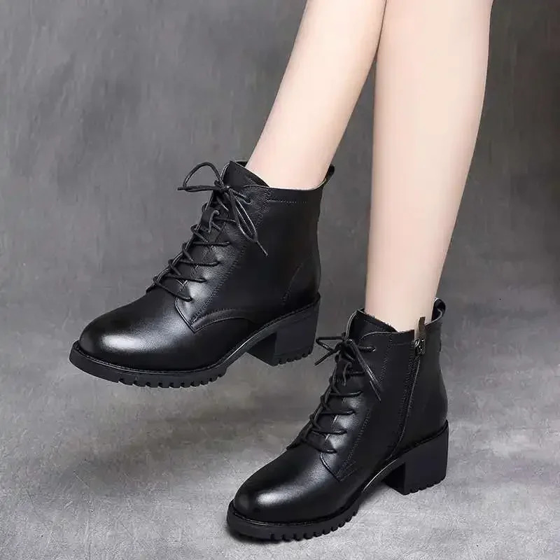 2025 Womens Shoes Chelsea Boot Women Leather Boot Chunky Winter Shoe Platform Ankle Boots Thick Heel er 250714
