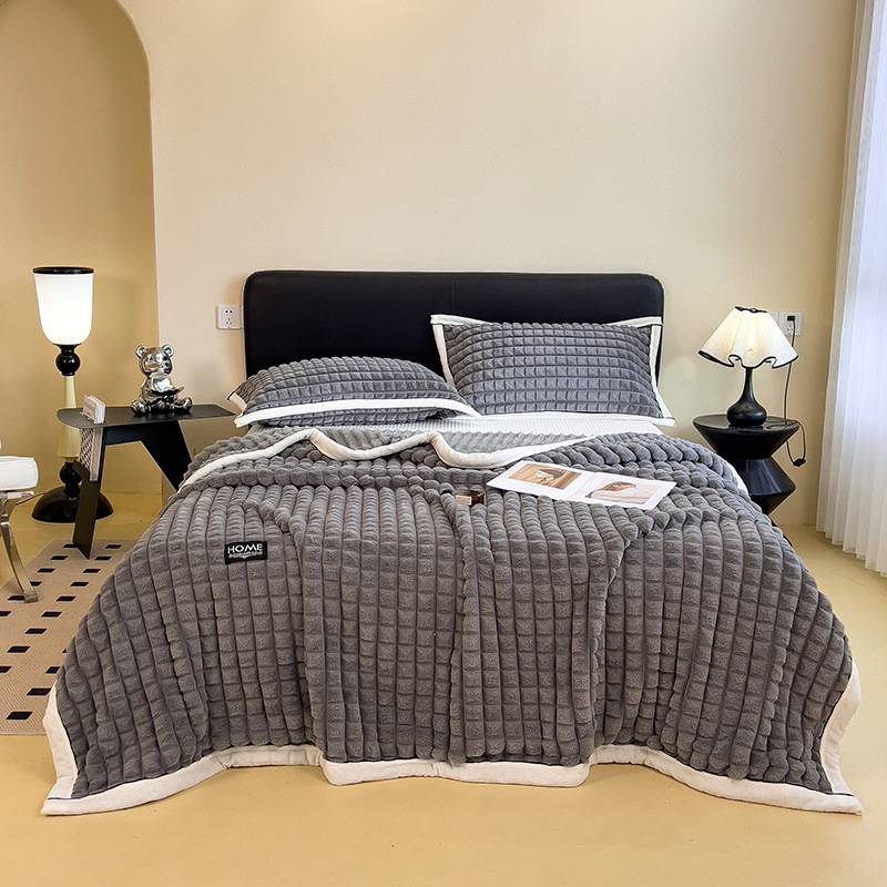 Designer blanket High gram weight beetle fleece blanket Thickened multi-functional double-sided milk fleece blanket Babe fleece cover blanket