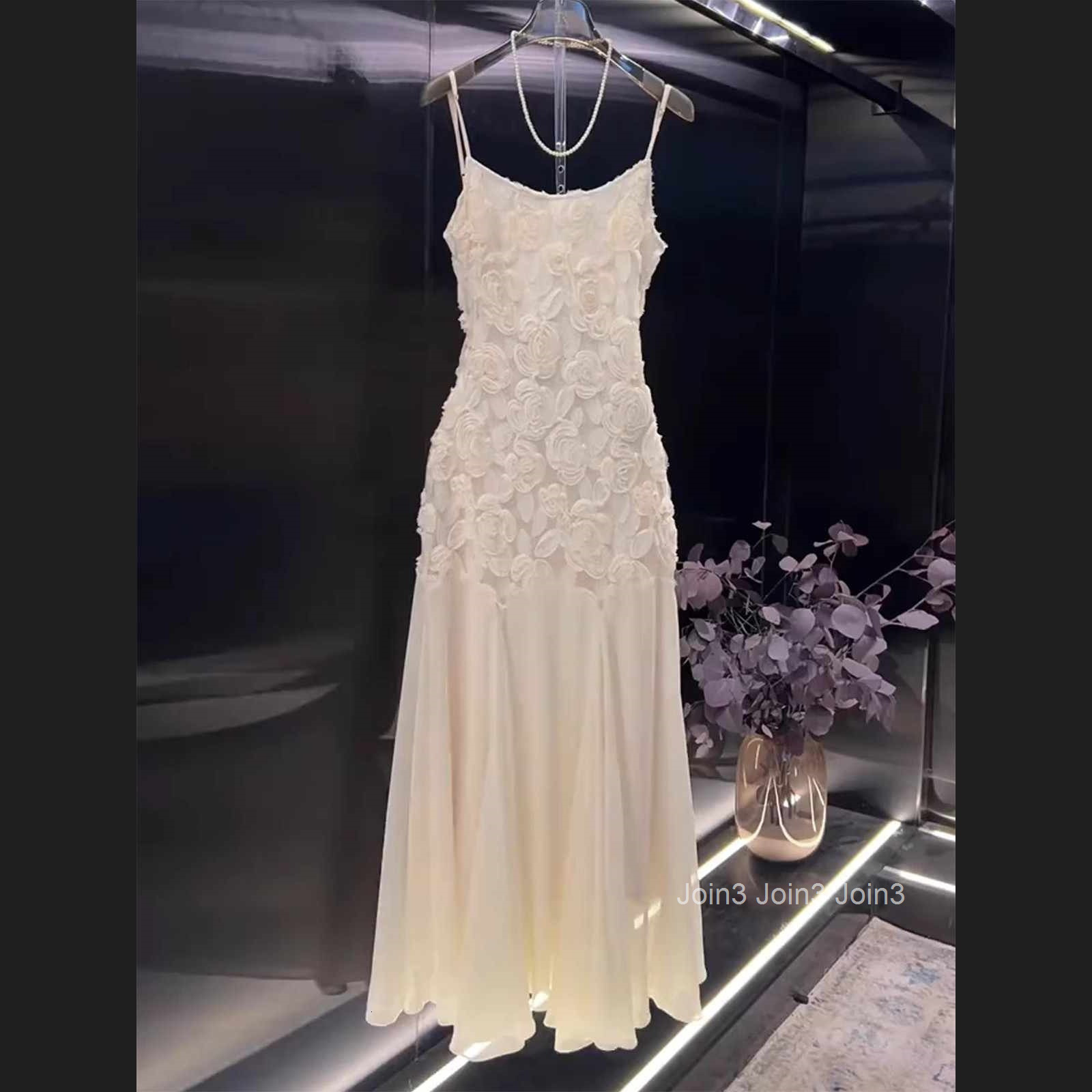 French Style Three-Dimensional Floral Lace Elegant Strap Dress for Women 2025 Summer New Design Long Dress