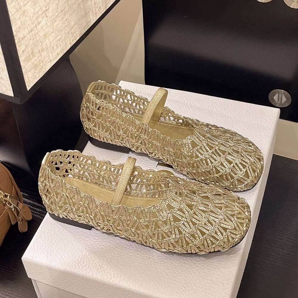 French Style Fashionable Hollow Single Shoes for Women 2025 New Summer Breathable Shallow Mouth Flat Mary Jane Sandals
