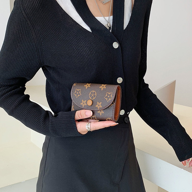 Fashion card holder for women compact classic retro design with large capacity multiple card slots integrated ID & coin purse