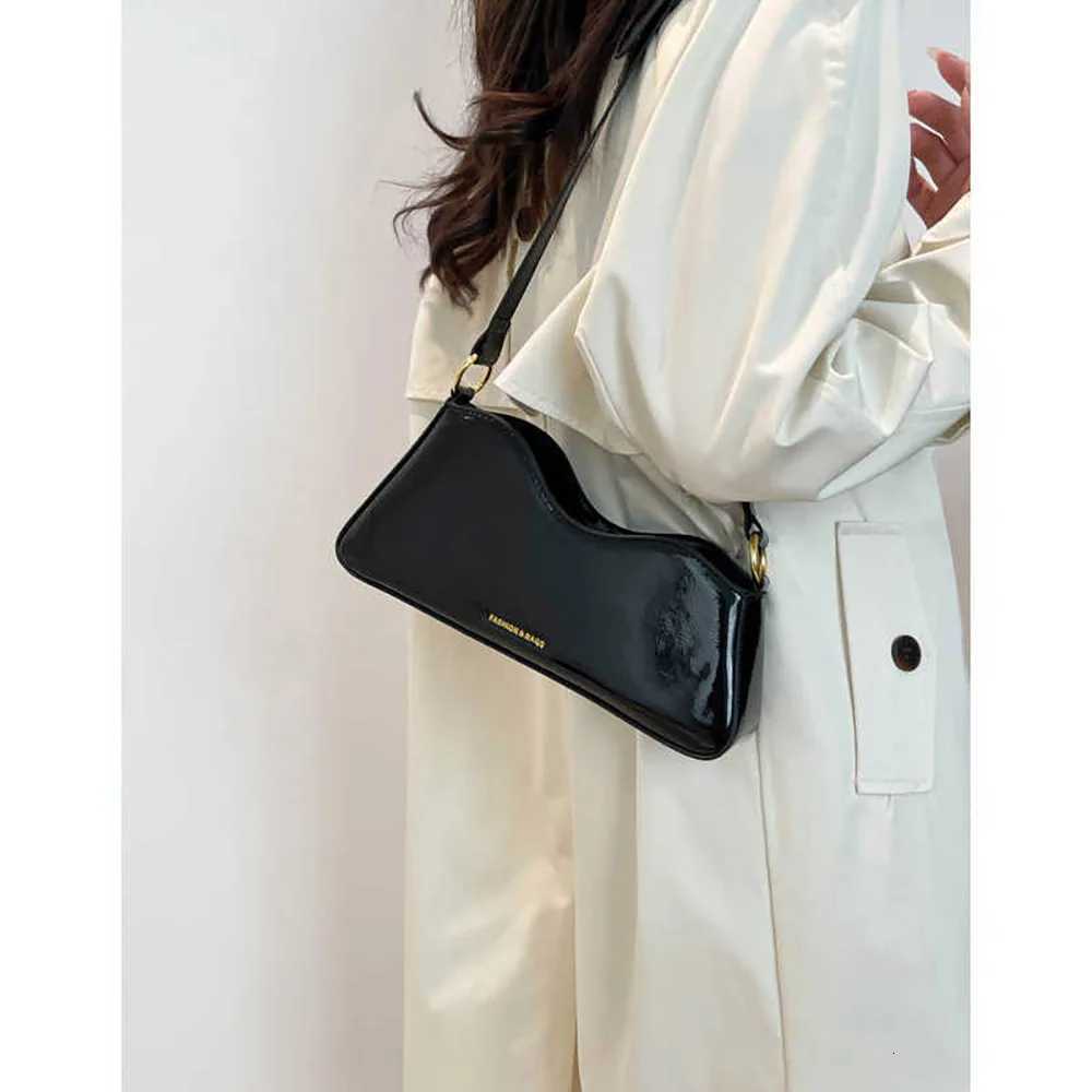 Women Shoulder Bags Fashion Glossy Patent Leather Burgundy Underarm Bag Crossbody French Designer Lady Commuting Handbags 2025 R250719