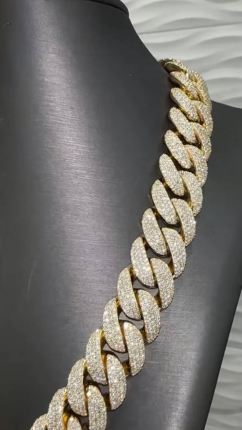 Mens 18mm Fully Iced Out Hip Hop Style Cuban Chain Moissanite Diamond Trendy Gold Plated Link Jewelry for Weddings Fashion