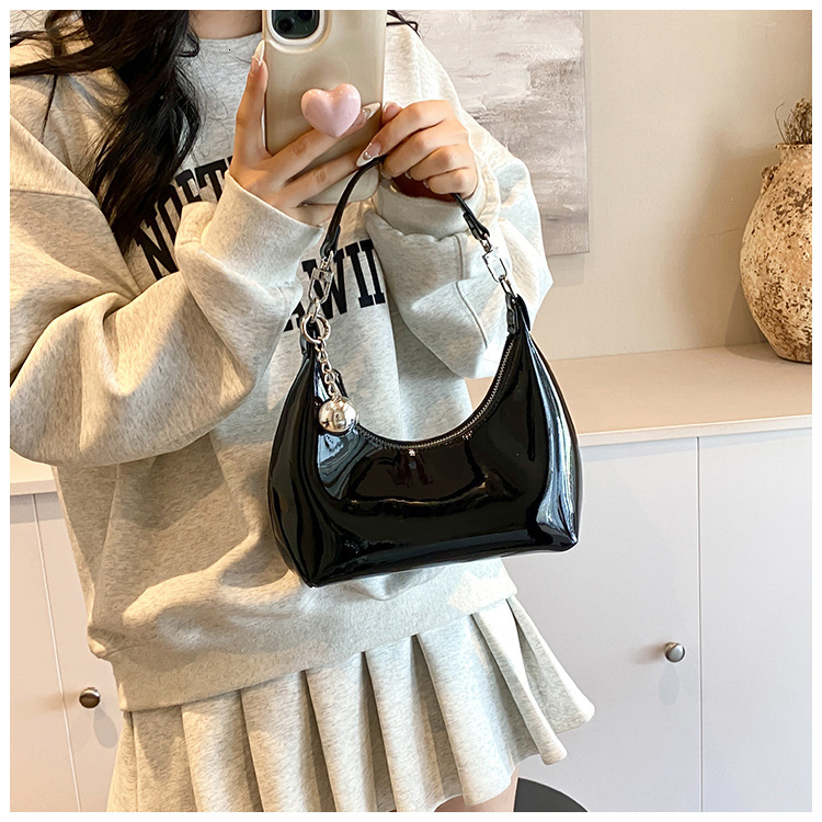 2025 Summer New Women's Crossbody Bag Fashion Summer New Fashion Handbag Fashion Personalized Commuter Women's Shoulder Bag New women's