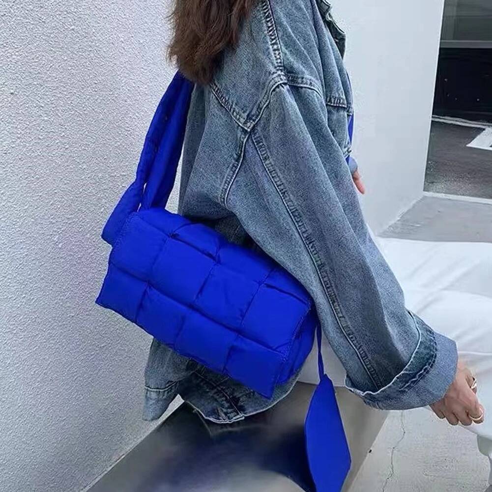 2023 New Space Cotton Handbag Shoulder for Women Small Padded Cassette Ladies Quilted Shopper Messenger Bag Tote Bags