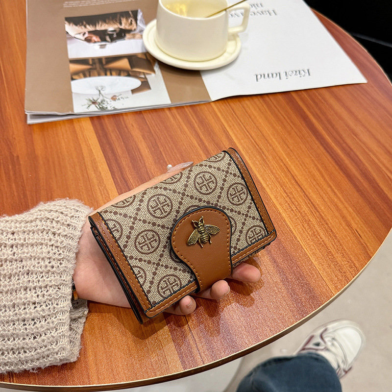 Luxury Brand Designer Bag Summer New Korean Style Niche Large Capacity Printed Bee Multi-Card Slot Lightweight Fashion Women's Wallet Wholesale