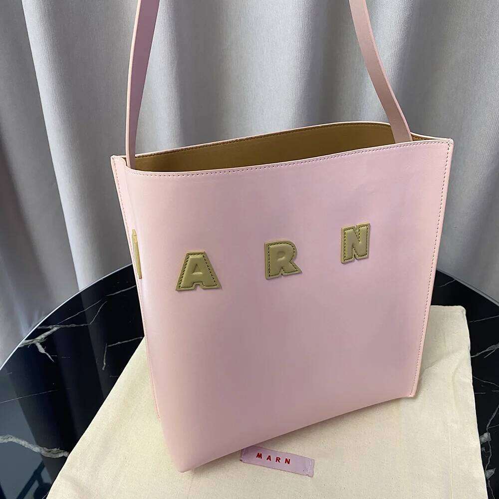 Luxury, new fashion design, high-quality leather, simple and large-capacity one-shoulder ladies' Korean handbag