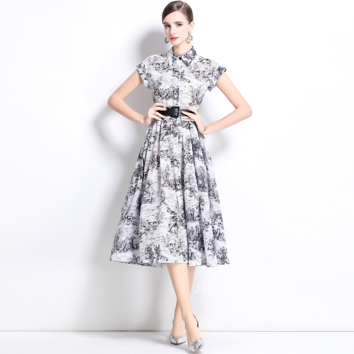 1686 Spring/Summer New Womens Style Printed Collar Short sleeved Medium length Dress (with Belt)