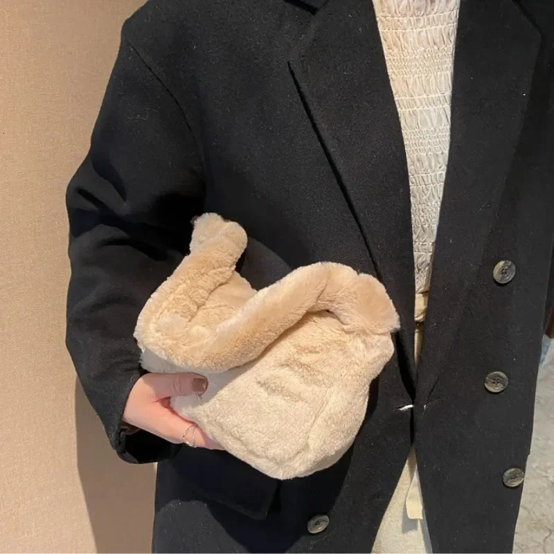 Plush Shoulder Bags for Women er Soft Winter Ladies Clutch Purse Handbag Cute Fashion Female Party Underarm Bag 250717