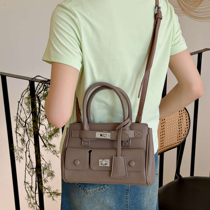 2025 New Women's Multi-Pocket Handbag Dark Motorcycle Tote Capacity Square Buckle Underarm Large Bag