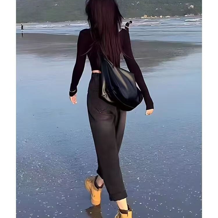 2025 Women's Designer Bag New Large Capacity High end Handbag Commuter Bag Multi functional Shoulder Crossbody Bag