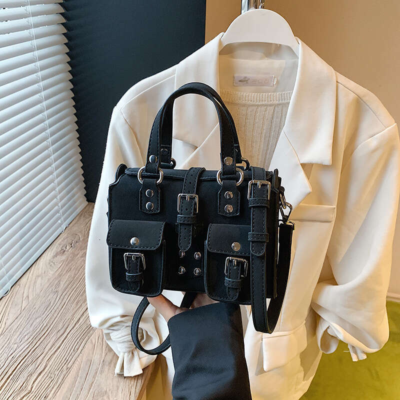 High-end Handbag Internet Celebrity Fashion Commuter Shoulder Crossbody Niche Bright Motorcycle Bag