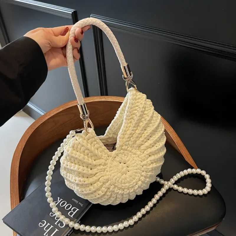 Fashion Conch Shaped Crochet Women Shoulde Bags Funny Cute Pearls Chains Handmade Weave Crossbody Bag Novelty Small Handbags Y250719
