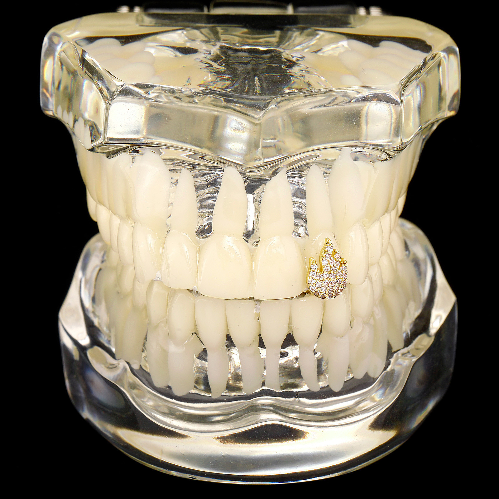 Luxury Full Iced Out Hollow Grillz Heart Flame Men's Versatile Single Gold Tooth Cosplay Halloween Unique Tooth Jewelry High Quality