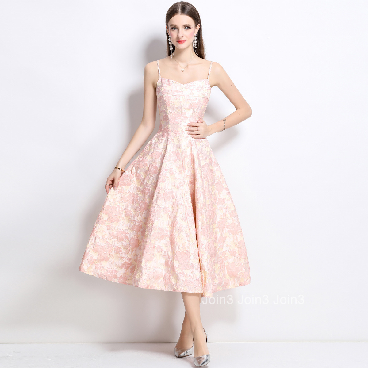 Elegant temperament new womens dress with waist cinching and slimming effect jacquard suspender dress