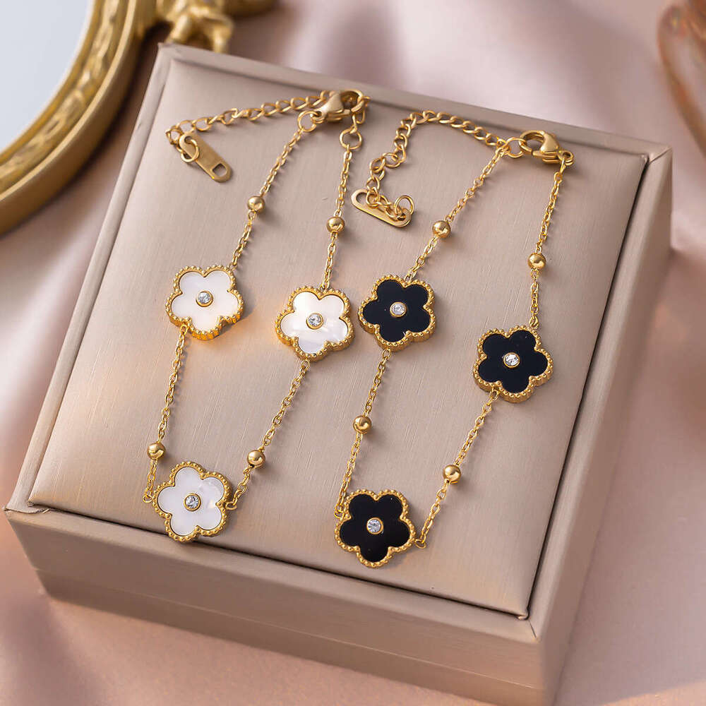 French Style Light Five-Leaf Inlaid Dia Titanium Steel Bracelet for Women Fashionable Versatile New Flower Four-Leaf Clover Jewelry Non-Fading