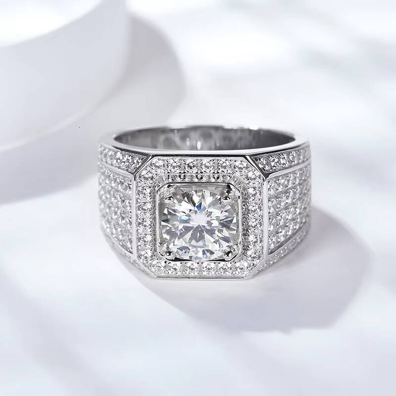Hot Sale Moissanite Silver Ring Huge Stocks Engagement Rings 1-5CT Moissanite Center Stone Engagement Men Ring.