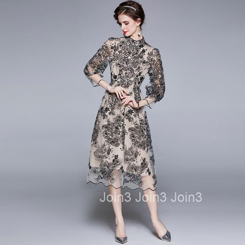 6727 summer womens temperament is gentle and sweet. Waist closed embroidered seven point sleeve medium and long mesh dress