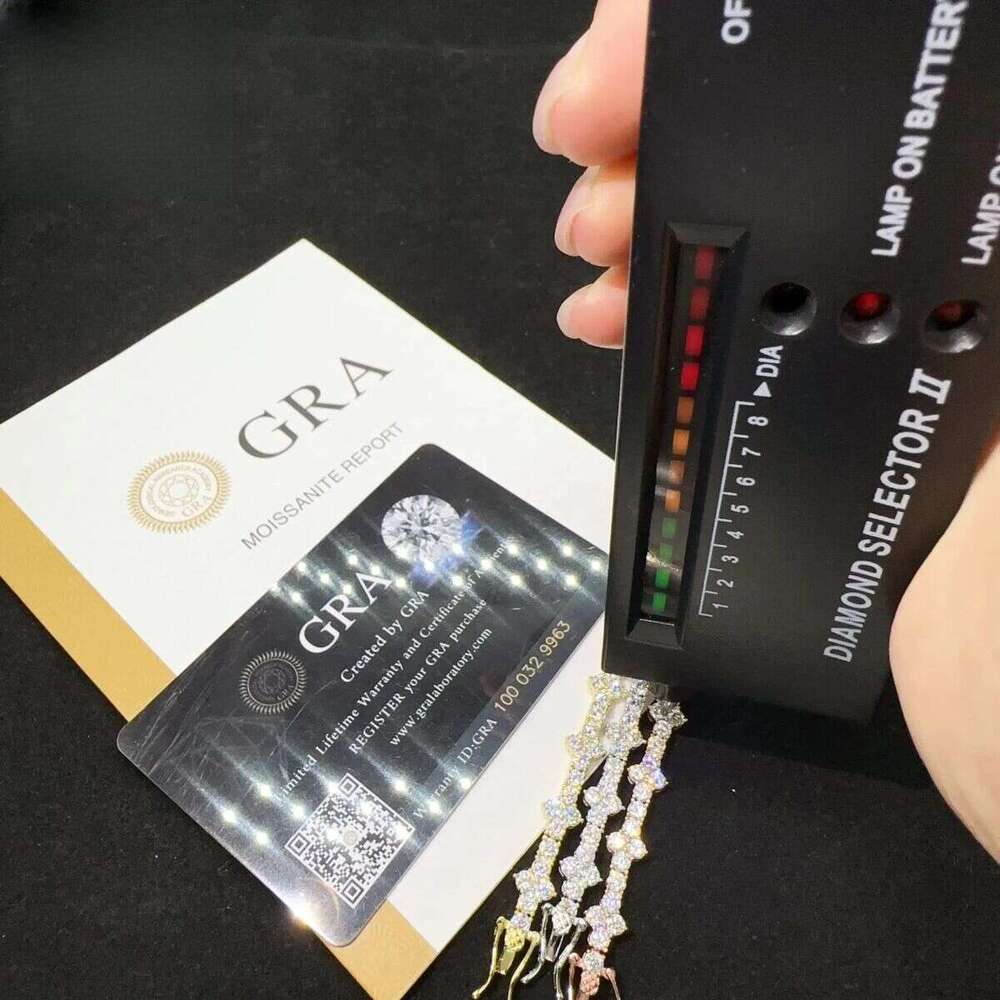 Luxury Hot Seller Versatile Men's Jewellery Item: Aesthetic VVS Lab Created Moisstonite Link Bracelet