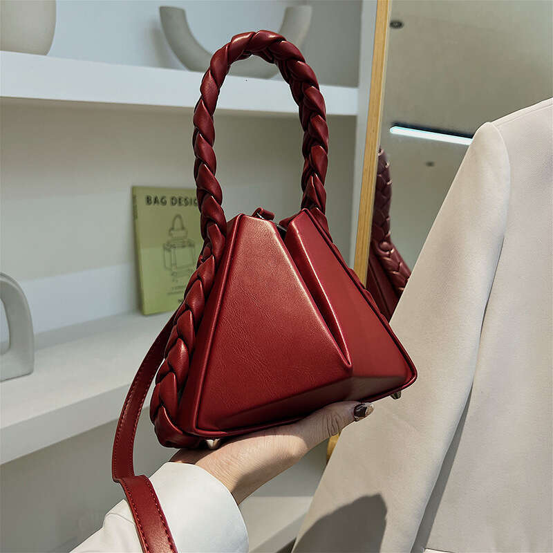 Niche Handbags for Women 2024 Autumn New Korean Fashion Crossbody Women's Unique Twist Handbag Shoulder Bag Trendy