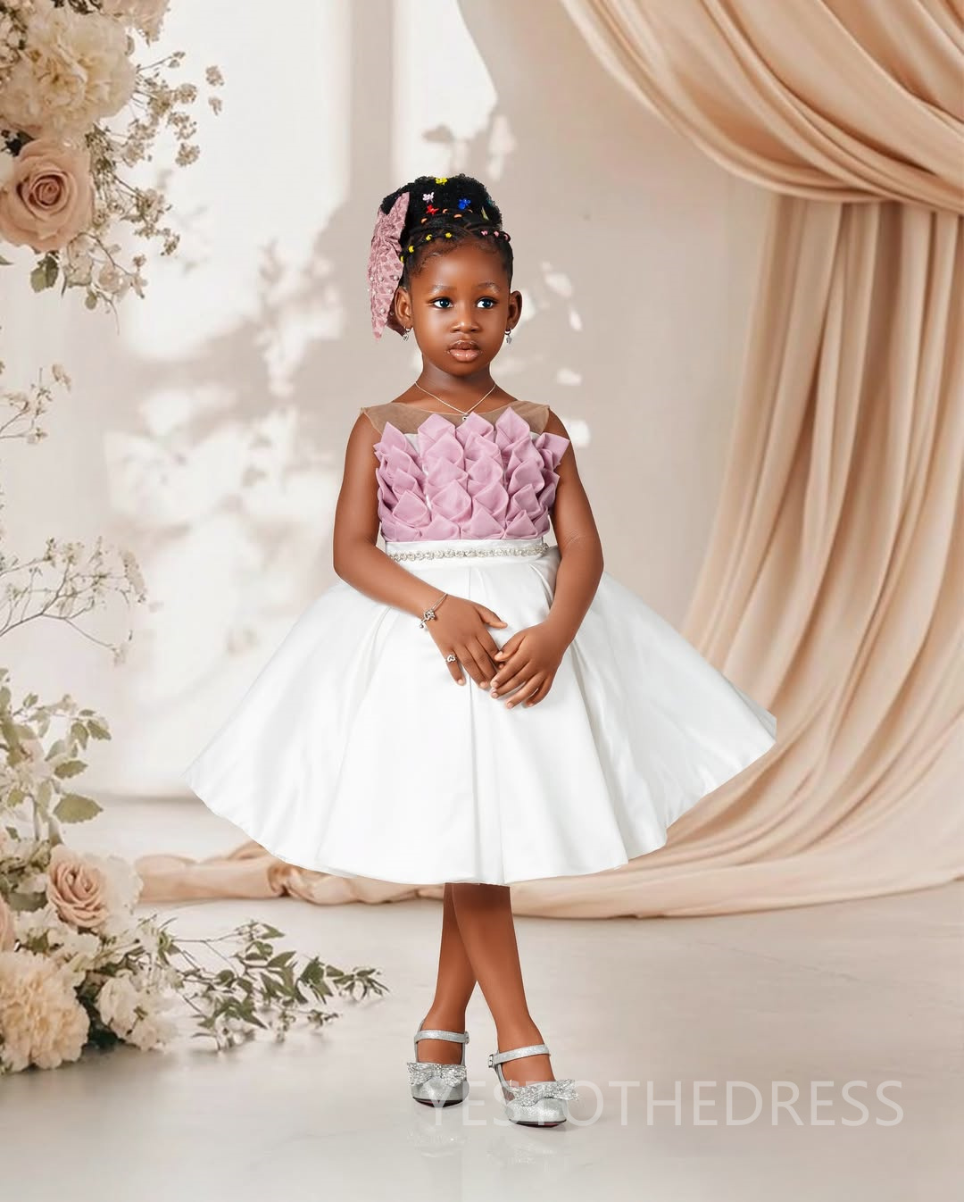 2025 Pink Flower Girl Dresses Children Birthday Dress Illusion Spaghetti Straps Flora Applique Beaded Lace Tiered Tulle Princess Queen Ball Gown For M