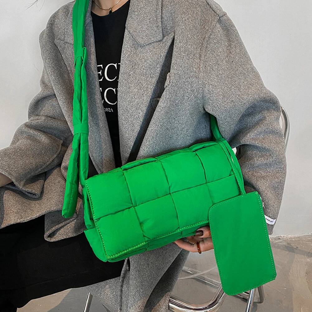 2023 New Space Cotton Handbag Shoulder for Women Small Padded Cassette Ladies Quilted Shopper Messenger Bag Tote Bags
