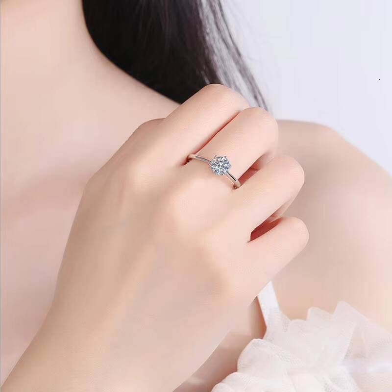 S925 Silver Moissanite Ring Elegant Proposal Ring with Advanced Temperament Elegant and Elegantly Designed