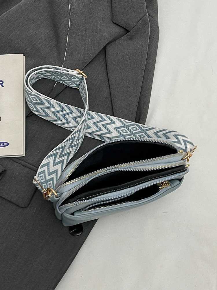 Chic Vegan Crossbody Bag - Minimalist Fashion-Forward PU Shoulder Bag for Women - Compact Spacious Phone-Friendly Y250719