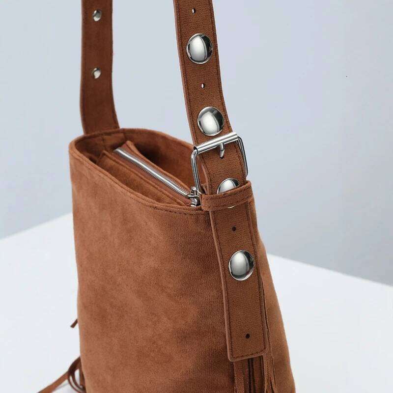 Vintage Faux Suede Messenger Bags For Women Designer Handbag Purses 2025 New In Rivet Trim Tassel Small Underarm Shoulder