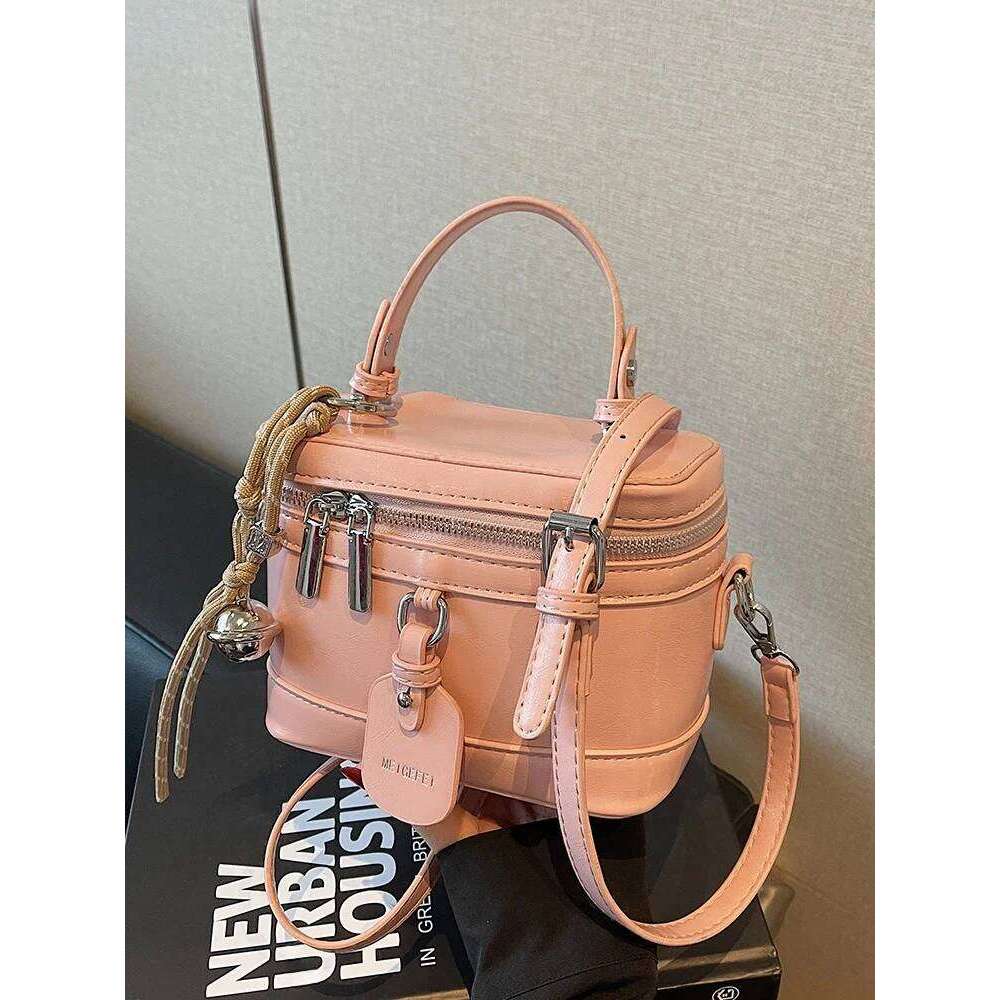 Women's Bags Designer Sier Buet Handbag Women's Faion Trend High-End Sensation Handheld Small Oulder Crossbody Bag Ular New