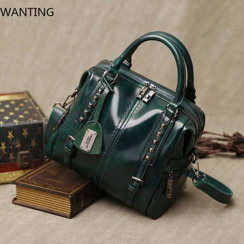 Luxury retro designer PU leather large capacity one-shoulder classic rivet decoration ladies handbag
