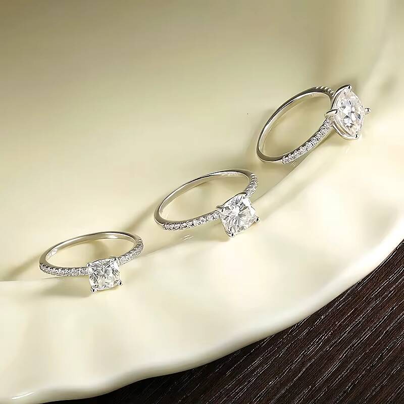 PYQ 1ct 2ct 3ct D Color Vvs Moissanite Gemstones 925 Sterling Silver Round Shape Engagement Ring High Quality Gift