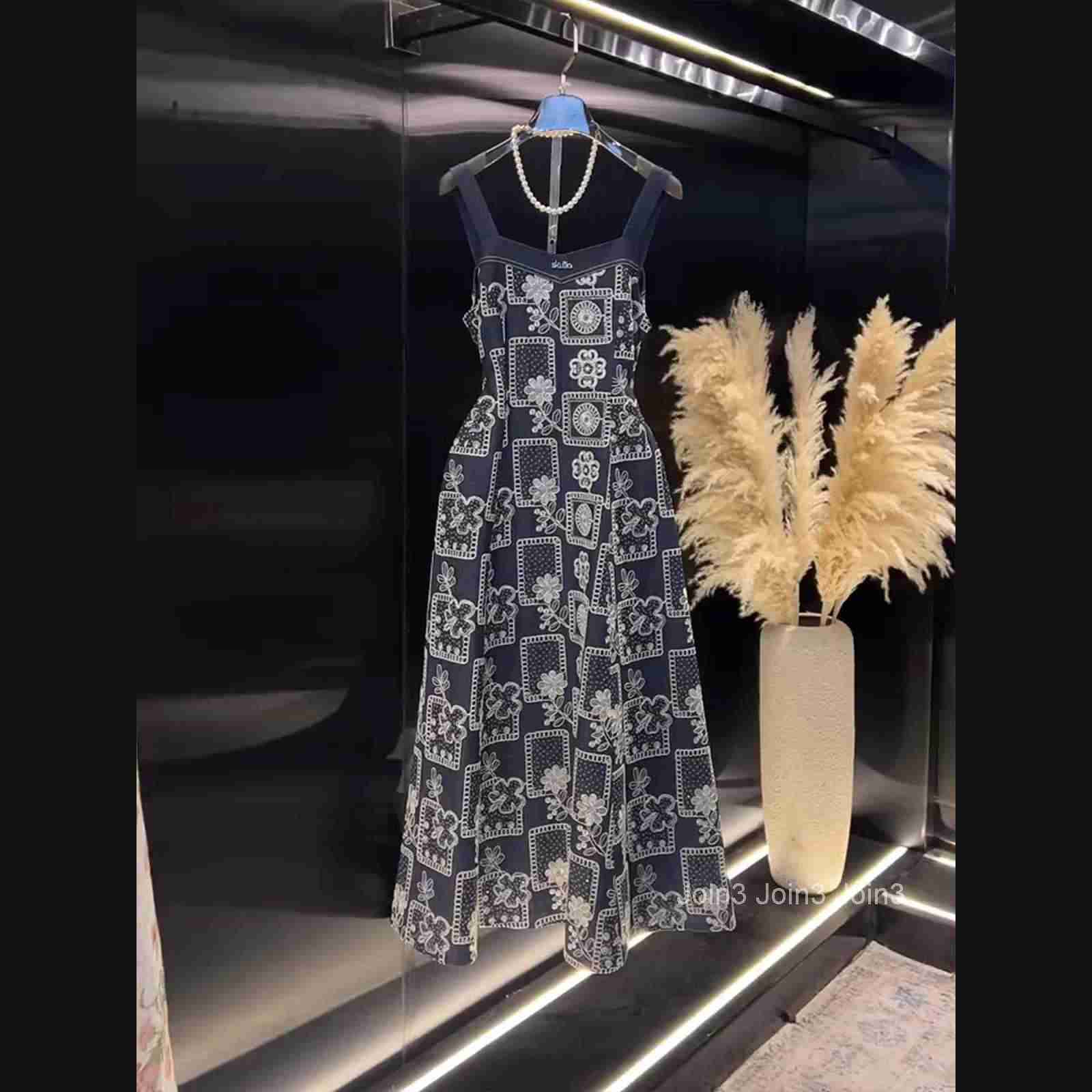 Elegant Denim Strap Dress Womens Fashion 2025 Summer New Elegant Waist-Cinching French Long Dress