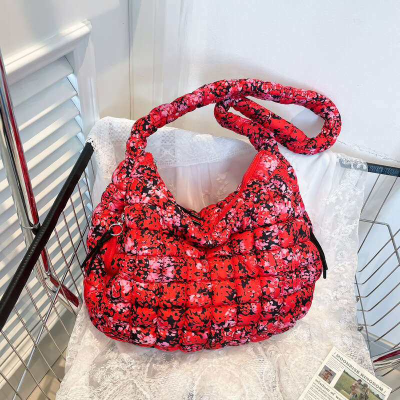 Trendy Cloud 2025 New Style Wrinkled Bubble Dumpling Quilted Single Shoulder Crossbody Large Capacity Tote Bag